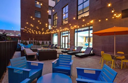 Central Business District Hotel | Hilton Garden Inn Kalamazoo Downtown