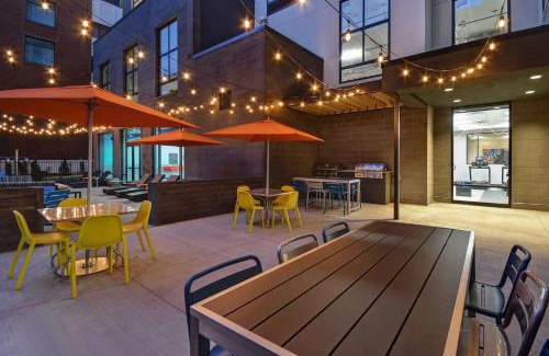 Central Business District Hotel | Hilton Garden Inn Kalamazoo Downtown
