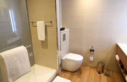 Central Kampala Hotel | Hilton Garden Inn Kampala
