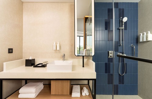 J B Nagar Hotel | Hilton Garden Inn Mumbai International Airport