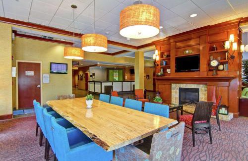 Ottawa Division Hotel | Hilton Garden Inn Ottawa Airport