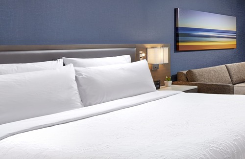 Kearny Mesa Hotel | Hilton Garden Inn San Diego Mission Valley Stadium