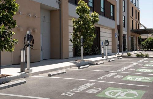 San Jose Hotel | Hilton Garden Inn San Jose Airport