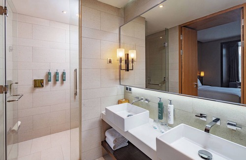 Shajing Hotel | Hilton Garden Inn Shenzhen Bao'an