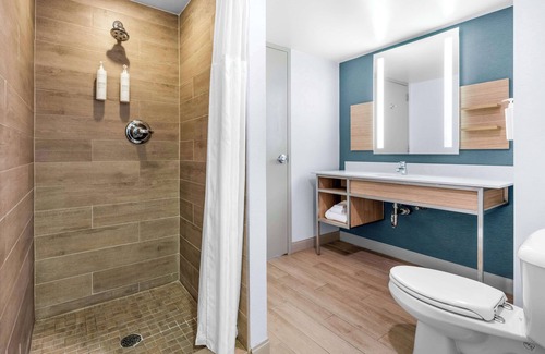 Suffolk Hotel | Hilton Garden Inn Suffolk Riverfront