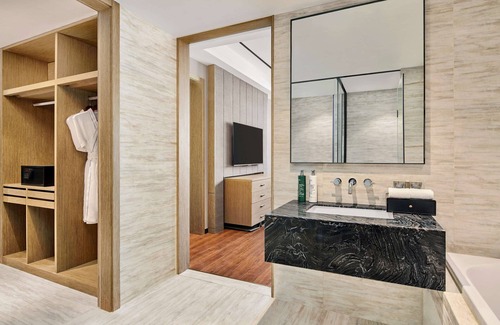 Jiang Han Hotel | Hilton Garden Inn Wuhan Hankou