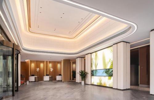 Pingqiao District Hotel | Hilton Garden Inn Xinyang East Railway Station
