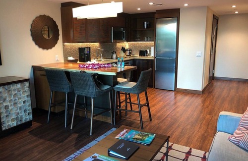 Ala Moana Resort | Hilton Grand Island Penthouse: 3BR,3BA, Ocean Views on Waikiki Beach, Luxurious!
