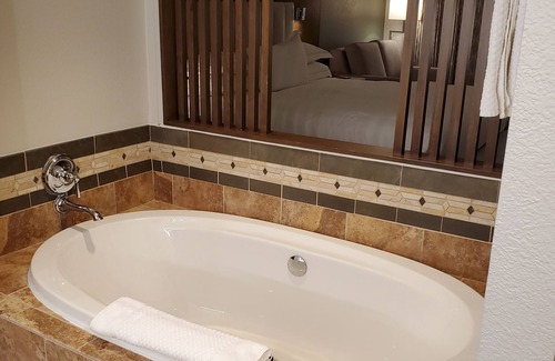 Las Vegas Hotel | Hilton Grand Vacations Flamingo, Upscale Studio