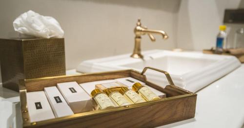 Amar Sagar Pol Resort | Hilton Heritage Resort
