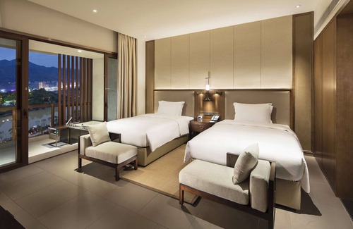 Longmen County Resort | Hilton Huizhou Longmen Resort