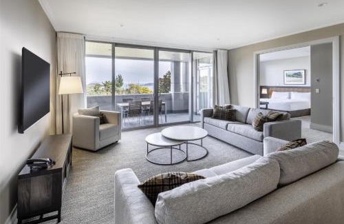 Hilltop Hotel | Hilton Lake Taupo