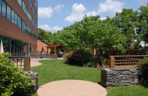 Melville Hotel | Hilton Long Island/Huntington