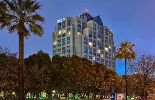 Downtown Hotel | Hilton Los Angeles North-Glendale & Executive Meeting Center