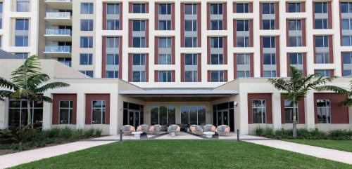Ludlam Hotel | Hilton Miami Dadeland