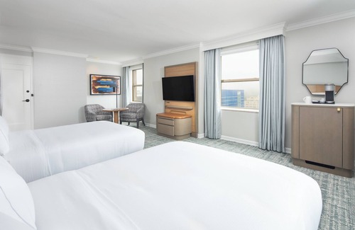Westown Hotel | Hilton Milwaukee