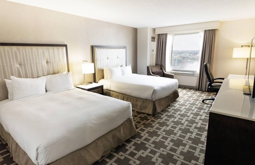 Fallsview Hotel | Hilton Niagara Falls/Fallsview Hotel & Suites