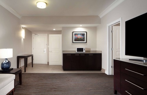 Scotts Valley Hotel | Hilton Santa Cruz/Scotts Valley