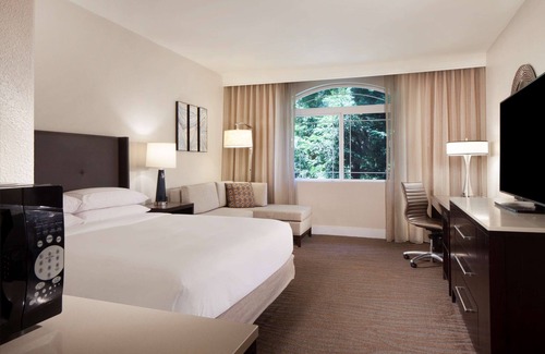 Scotts Valley Hotel | Hilton Santa Cruz/Scotts Valley