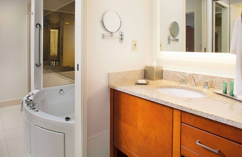 Sandy Springs Hotel | Hilton Suites Atlanta Perimeter