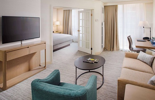 Sandy Springs Hotel | Hilton Suites Atlanta Perimeter