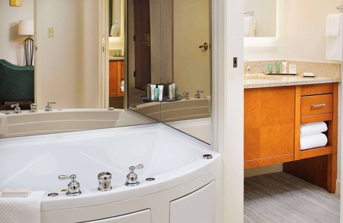 Sandy Springs Hotel | Hilton Suites Atlanta Perimeter