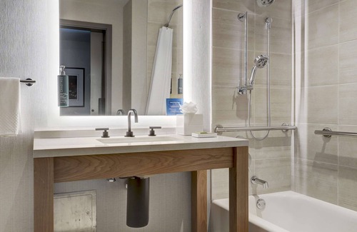 Greater Third Ward Hotel | Hilton University of Houston