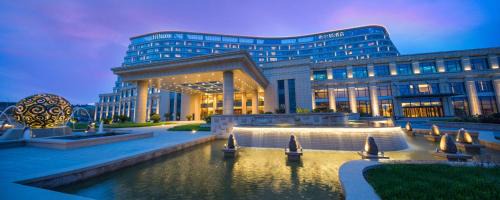 Midong District Resort | Hilton Urumqi