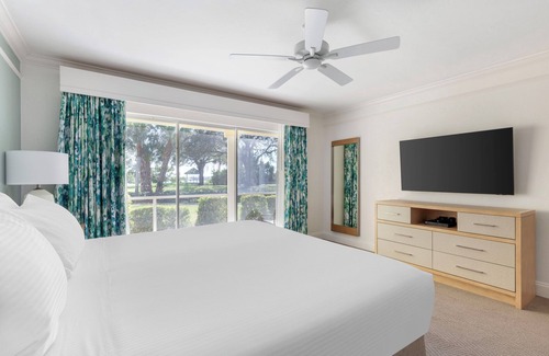 Old Naples Resort | Hilton Vacation Club Charter Club Naples Bay