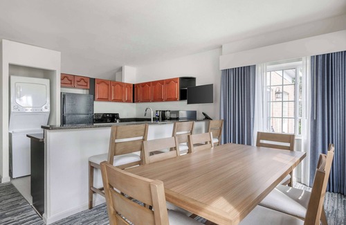 Mishawaka Resort | Hilton Vacation Club Varsity Club South Bend, IN