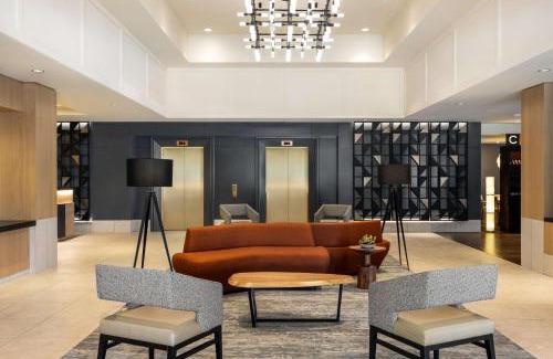 Richmond City Centre Hotel | Hilton Vancouver Airport