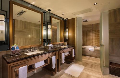 Hongshan Hotel | Hilton Wuhan Optics Valley