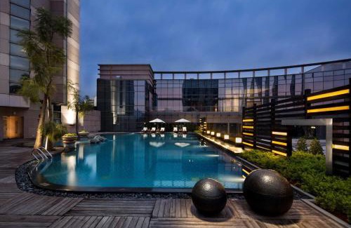 Siming Hotel | Hilton Xiamen, Lobby Links to Metro&shopping mall, Near train station
