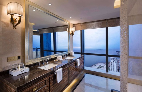 Zhifu Hotel | Hilton Yantai