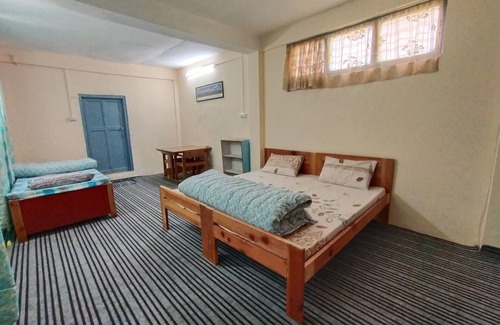 Majkhali Bed & Breakfast | Himalaya View