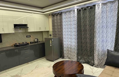 Tapovan Apartment | Himalayan Hideaway: 1 BHK Luxury Apartmentnn