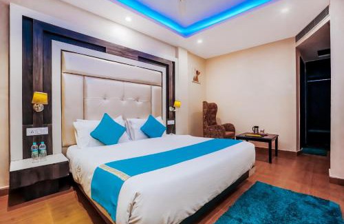 Shimla Hotel | Himalayan Mountain and Valley View - Garden with bonefire - Ample Parking - Luxury Balcony rooms -by Aachman Stays! Mashobra