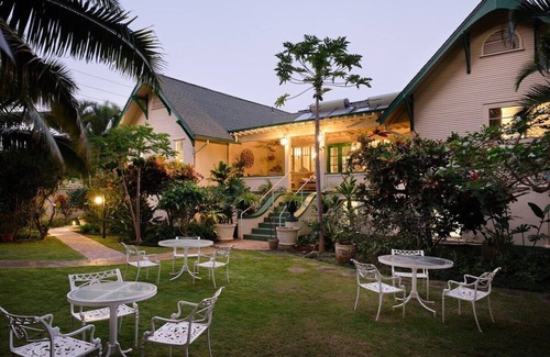 Wailuku Bed & Breakfast | Hinano Suite | Historic Maui Inn + Chef’s Breakfast