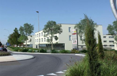 Avenches Hotel | Hine Adon Avenches