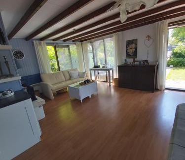 Oostvoorne House | Hineni