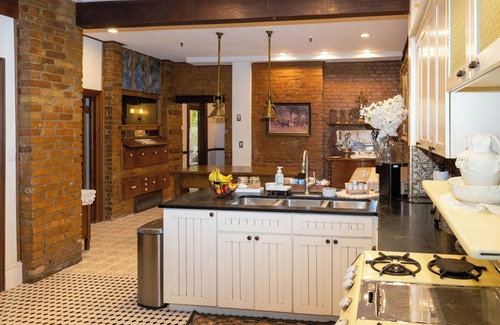 Central Business District House | Hines Mansion