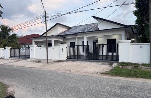 Kemaman House | Hinggap Stay