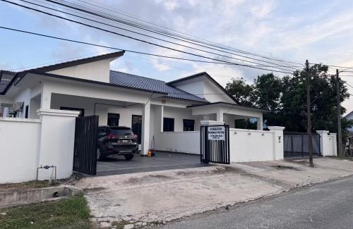 Kemaman House | Hinggap Stay