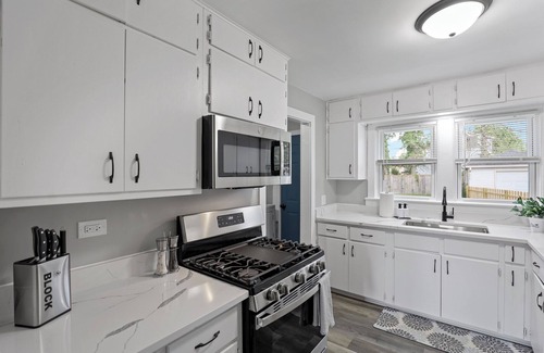 Hinsdale House | Hinsdale Haven, Pet Friendly!