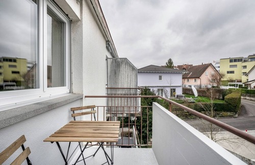 Altstetten Apartment | Hip Altstetten 1.5 Room w/Storage & W/D, nr Local Market, by Blueground