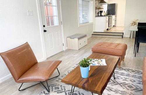 San Anselmo Apartment | Hip and chic one bedroom apartment.