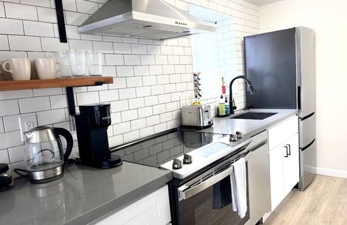 San Anselmo Apartment | Hip and chic one bedroom apartment.