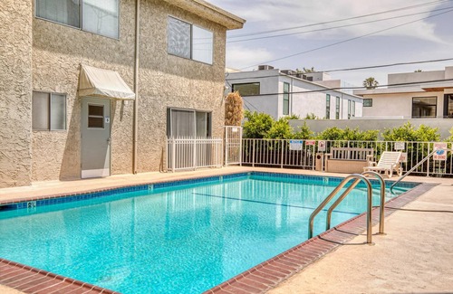 Beverly Grove Apartment | Hip Beverly Hills 2BR near The Grove + Rodeo shopping, by Blueground