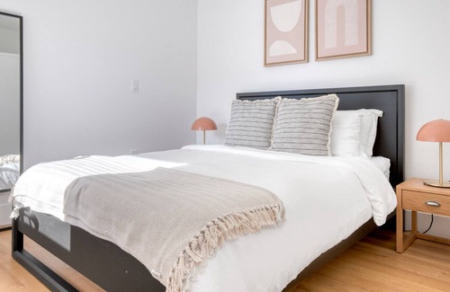 Cherry Creek Apartment | Hip Cherry Creek Studio w/ W/D, Roof & Lounge, nr 2nd Ave, by Blueground