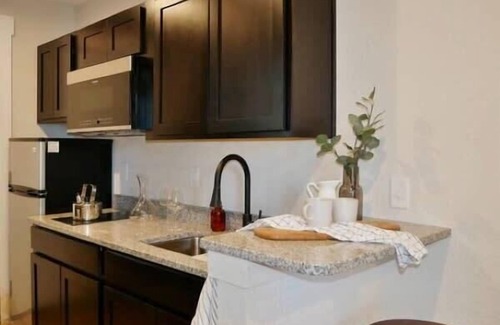 Downtown Jacksonville Apartment | Hip Container Apt - 5 Min Walk to TIAA Bank Field!